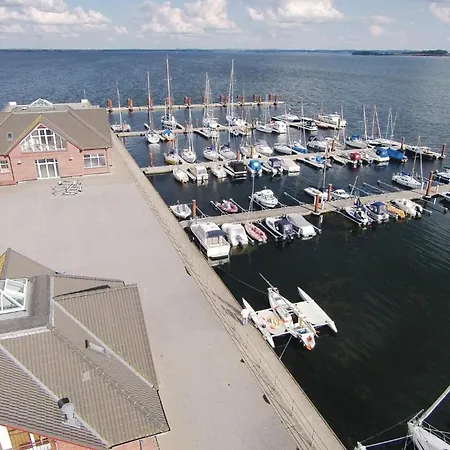 2 Bedroom Beautiful In Semesterbostad
